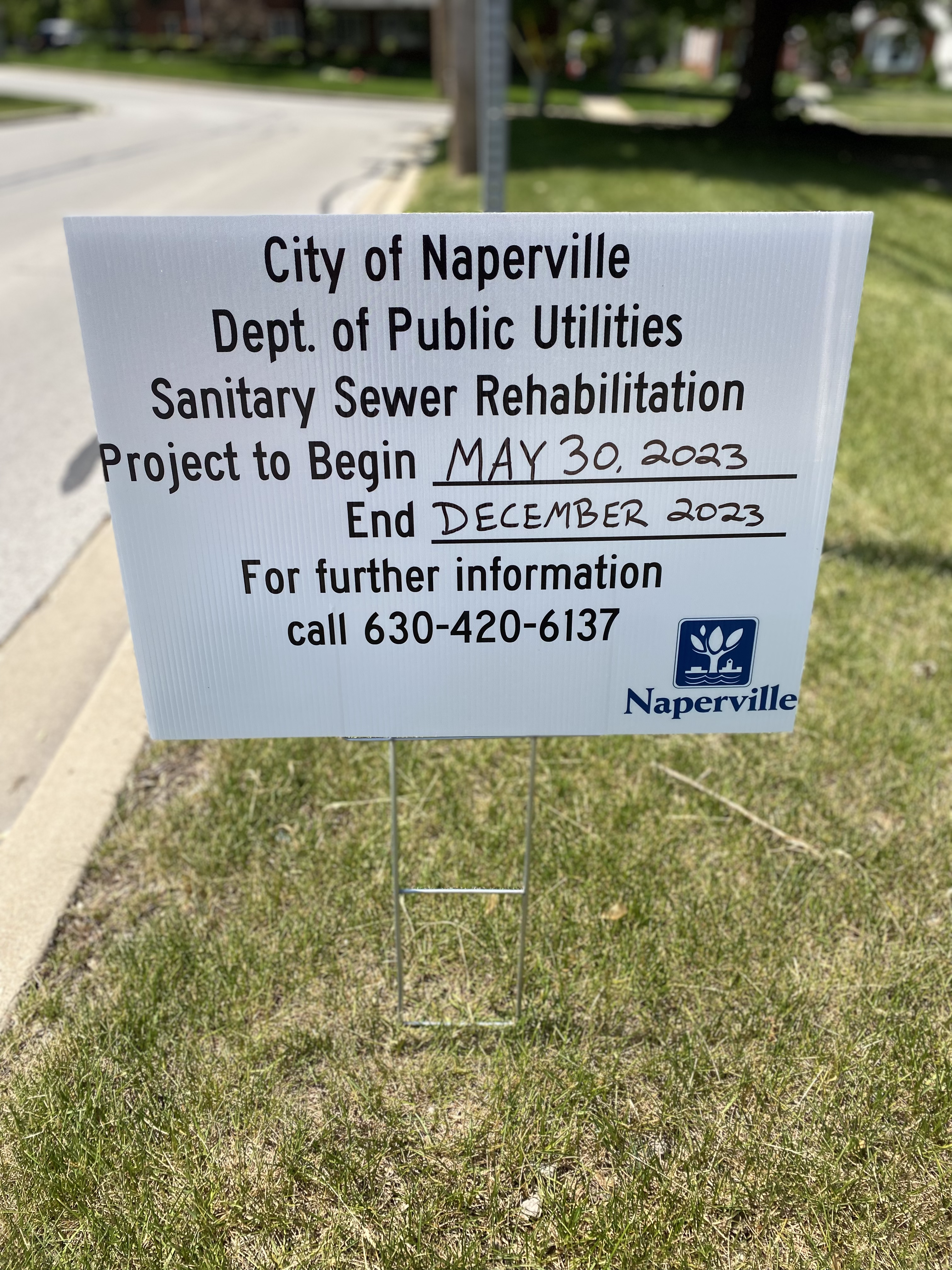 Crews placed this signage on the intersections in the work location area.